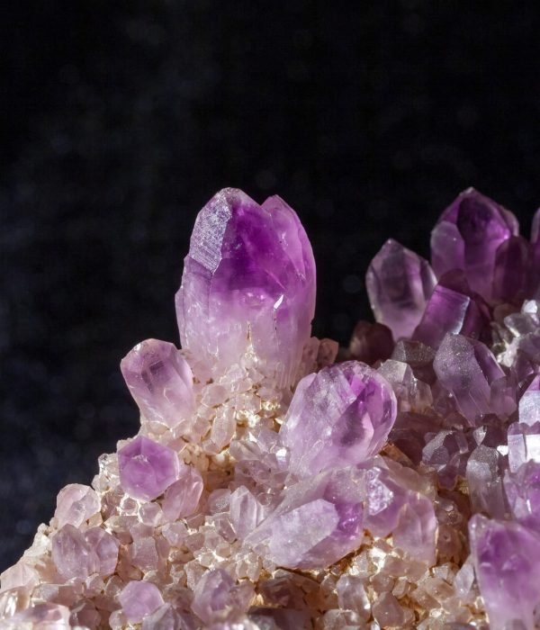 amethyst-purple-crystal-the-texture-of-precious-and-semiprecious-stones (1) (1)